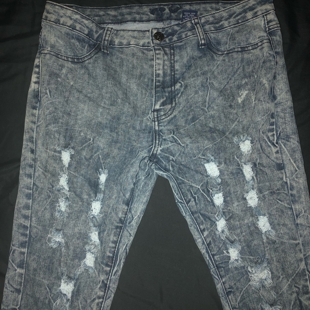 CUTE Ripped Jeans